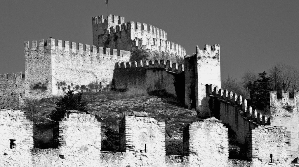  Castello di Soave by caterina