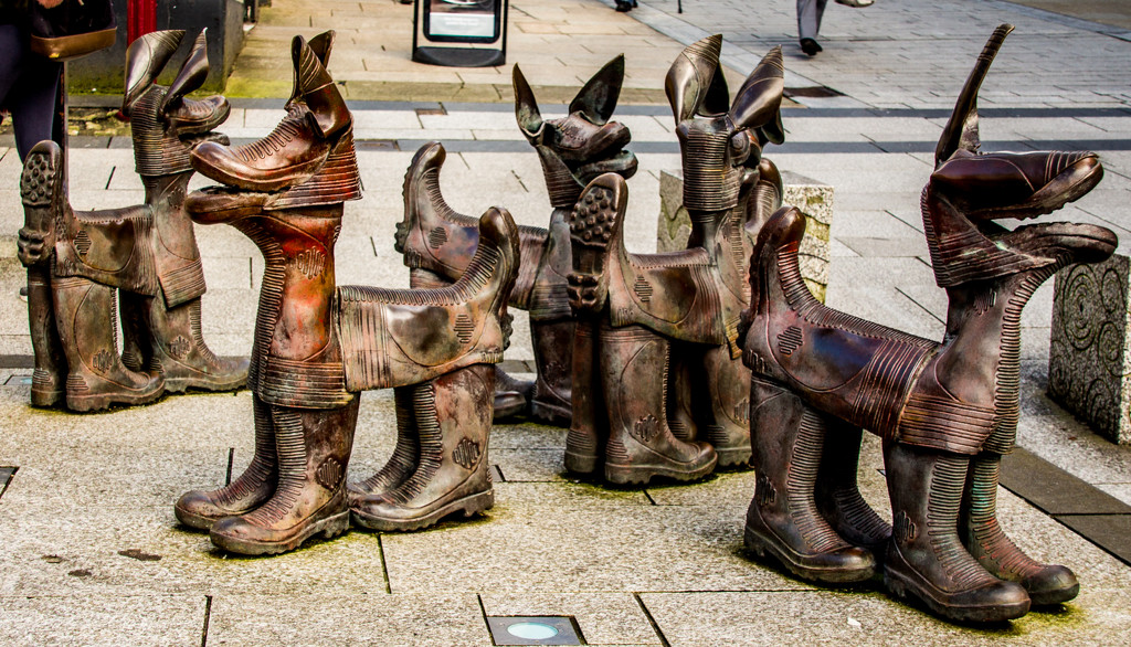 The famous Redruth Welliedogs sculpture by swillinbillyflynn