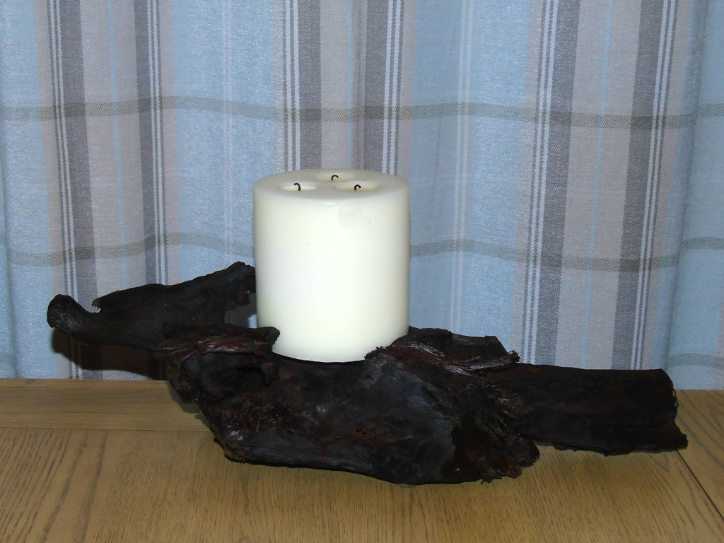 Bogwood Candle - Extinguished by bulldog