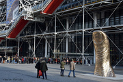 16th Feb 2018 - Cesar's thumb in front of Beaubourg