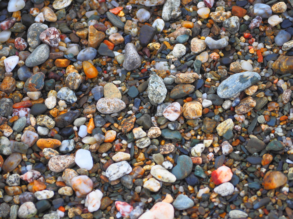Pop arty pebbles by laroque