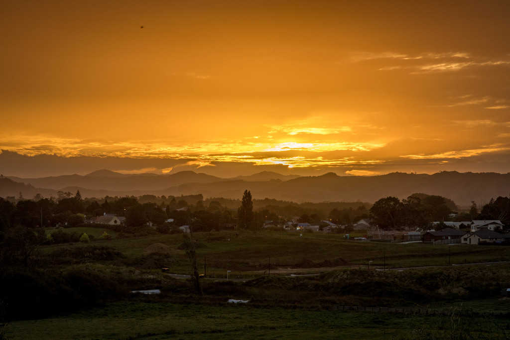 Sunrise over Te Kauwhata by yorkshirekiwi