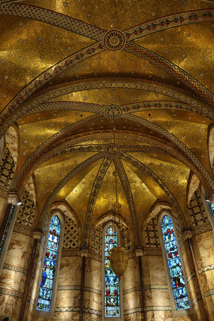 Fitzrovia Chapel by rumpelstiltskin