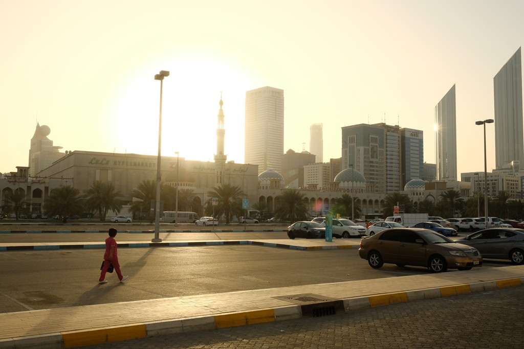 Fatima Bint Mubarak St, Abu Dhabi by stefanotrezzi