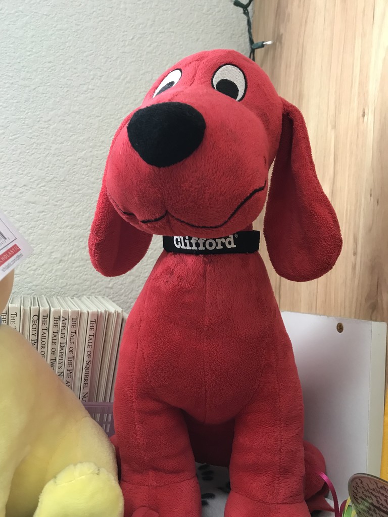 Clifford The Big RED Dog by pandorasecho