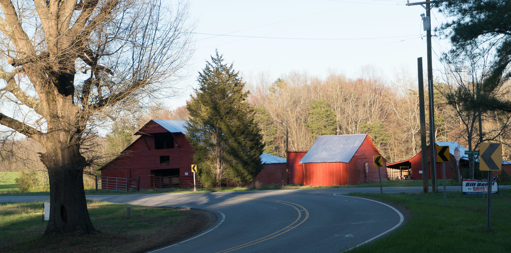 The red barn in the curve by randystreat