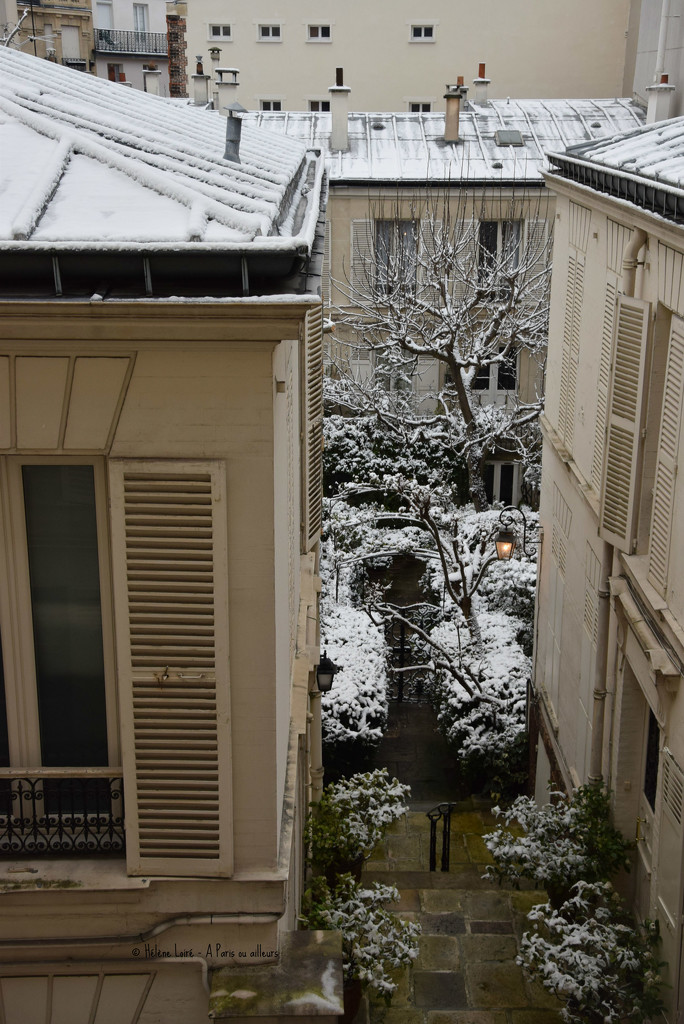 a little bit of snow by parisouailleurs