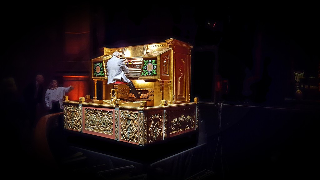 Organist playing the Mighty Mo at the Fabulous Fox Theatre--Atlanta by darylo