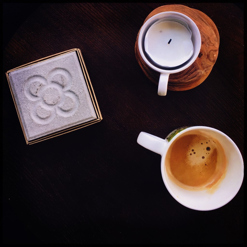 Coffee table by mastermek