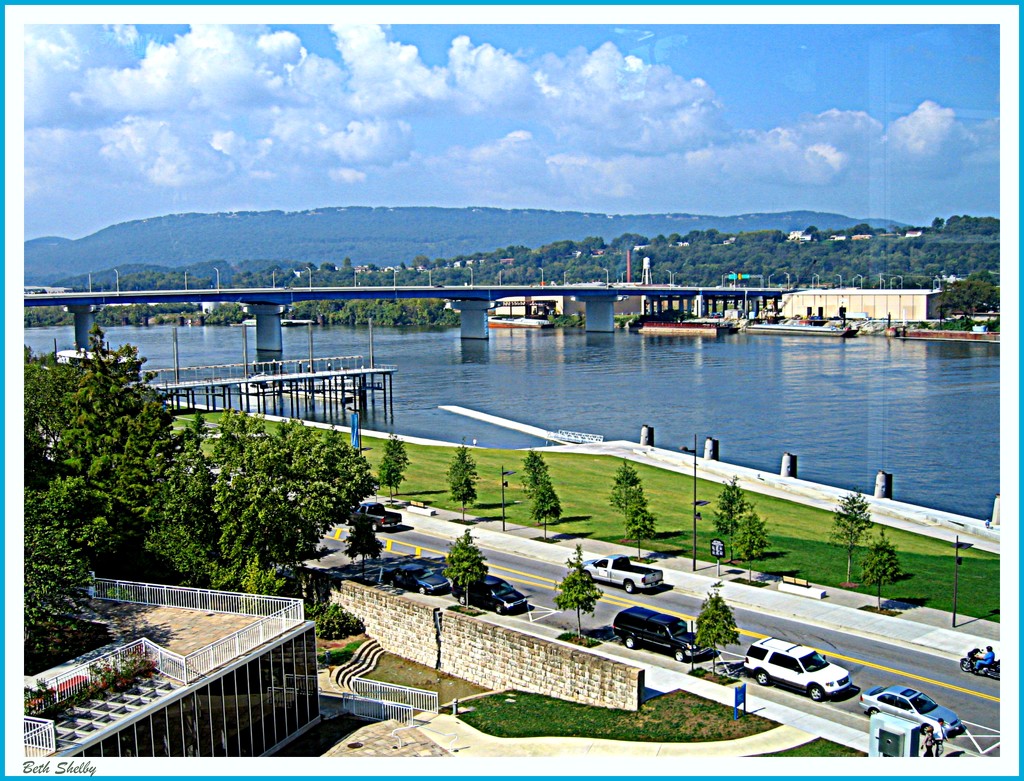Chattanooga: Bluff View Looking West by vernabeth
