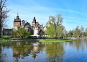 14th Apr 2018 - There is a lake around the castle