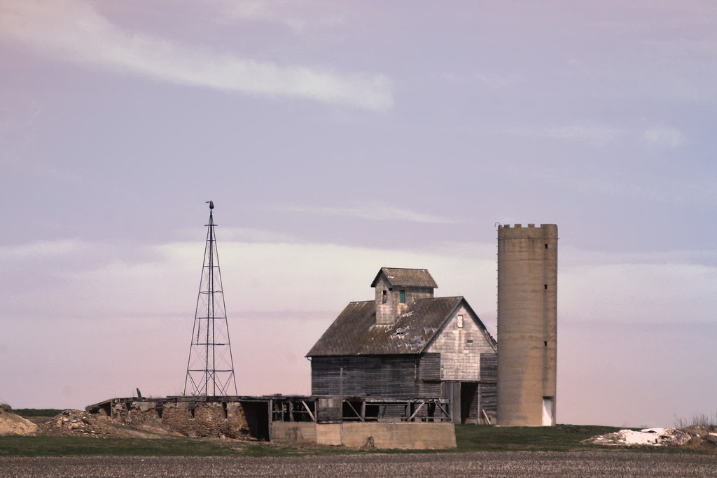 Barn and Silo by randy23