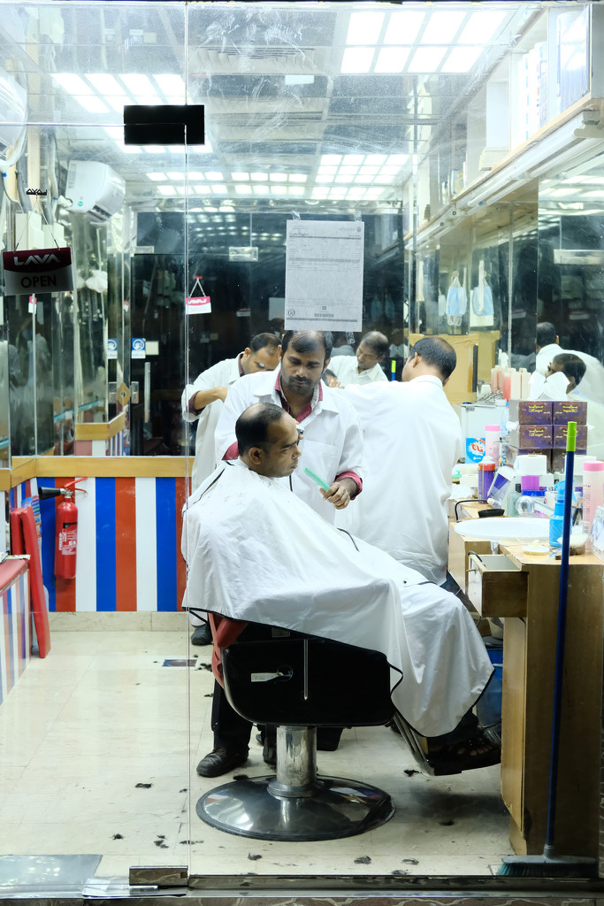 Sunlight gents salon, Abu Dhabi by stefanotrezzi