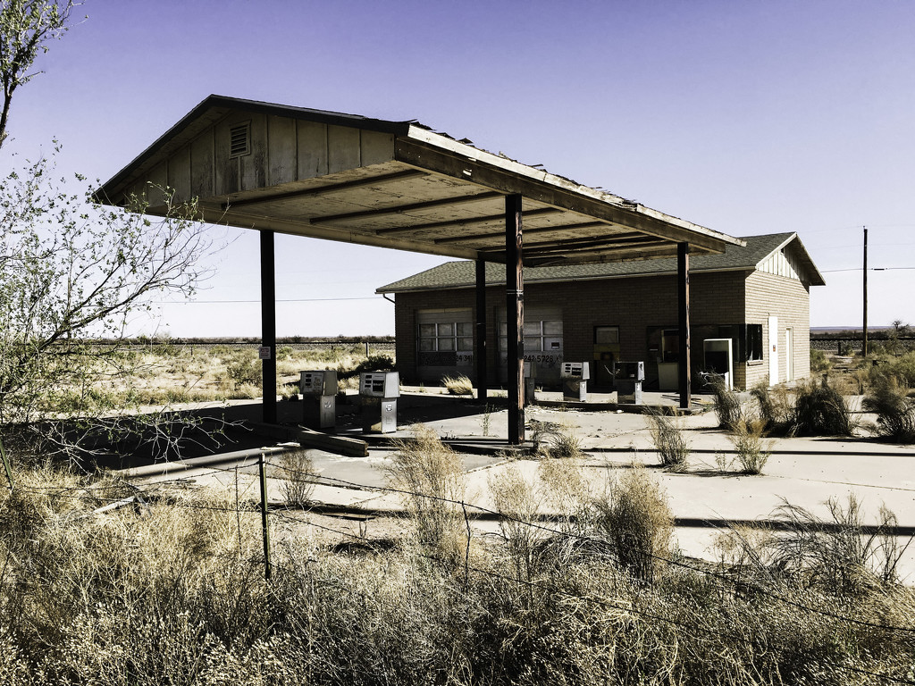 Old Gas Station - Arizona by jeffjones