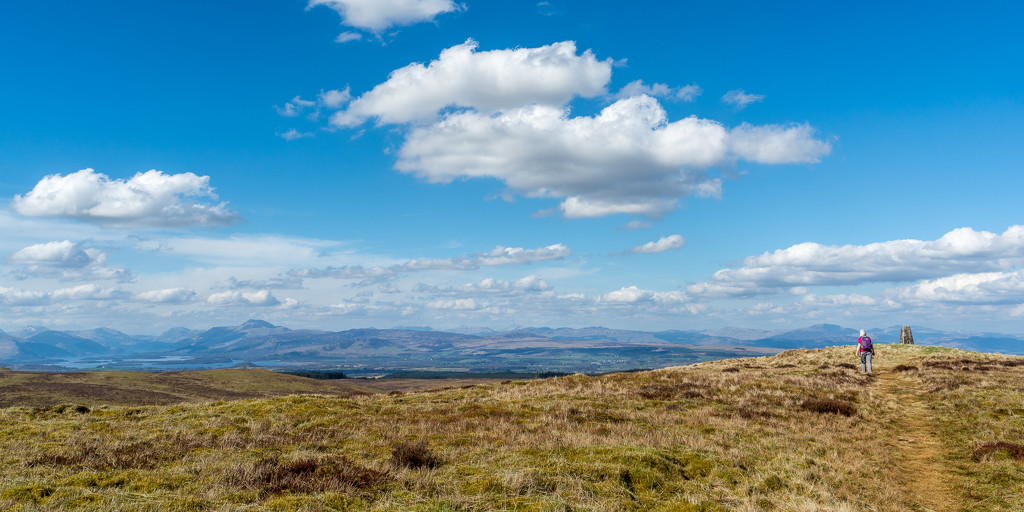 Summit of Duncolm by iqscotland