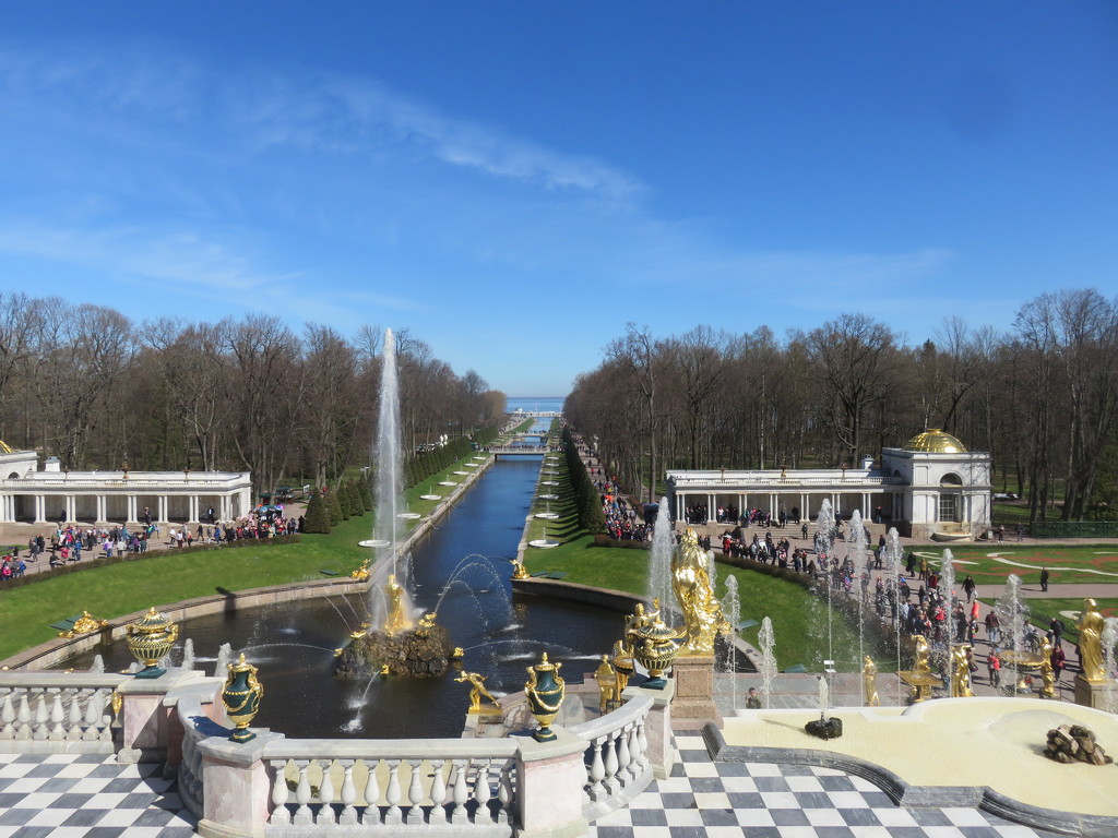 Peterhof Summer Palace  by countrylassie