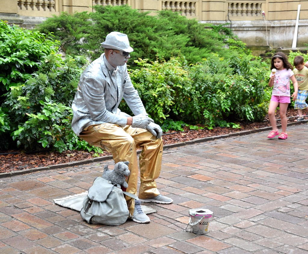 Street statue by kork