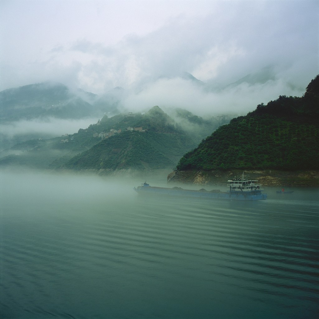 Yangtze mists IX by peterdegraaff