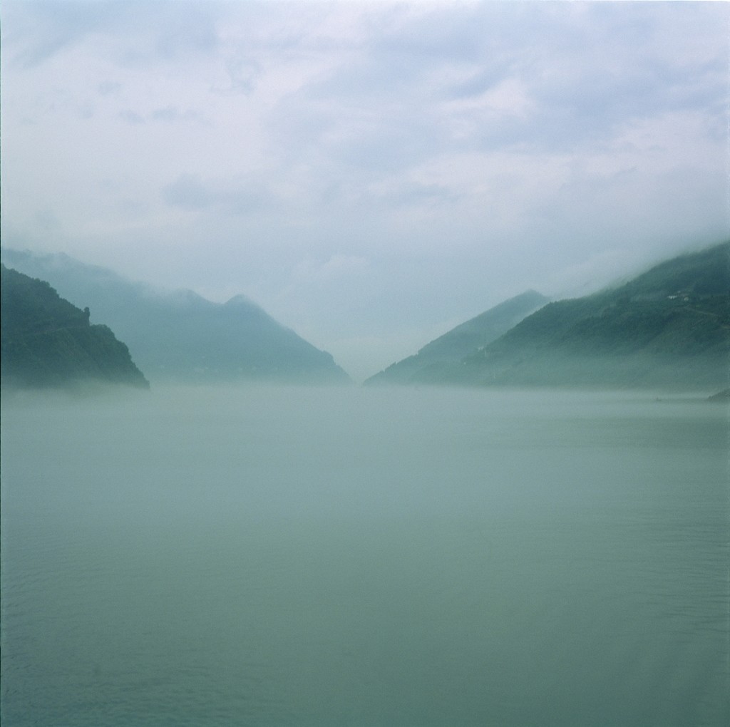 Yangtze mists VI by peterdegraaff