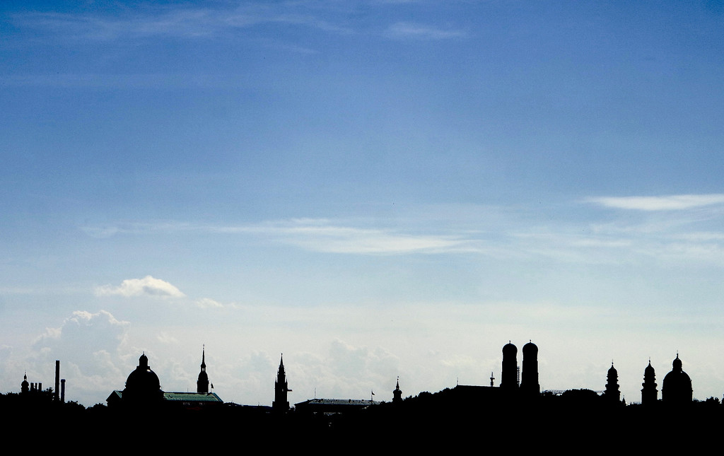 Munich Sightseeing: Silhouette by toinette