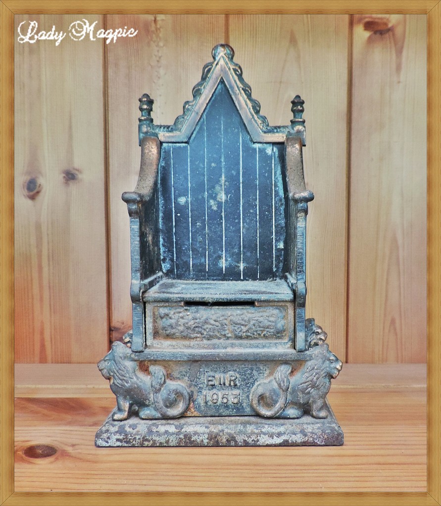 The Royal Throne Moneybox by ladymagpie