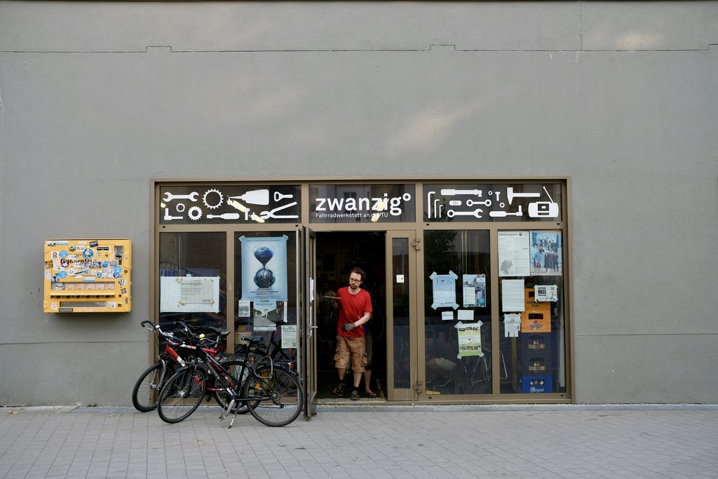 bike repair shop by vincent24