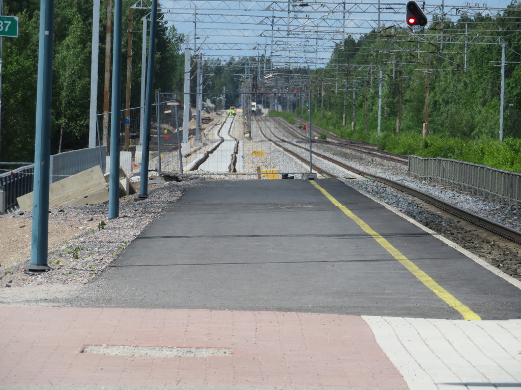 Railway in Järvenpää by annelis