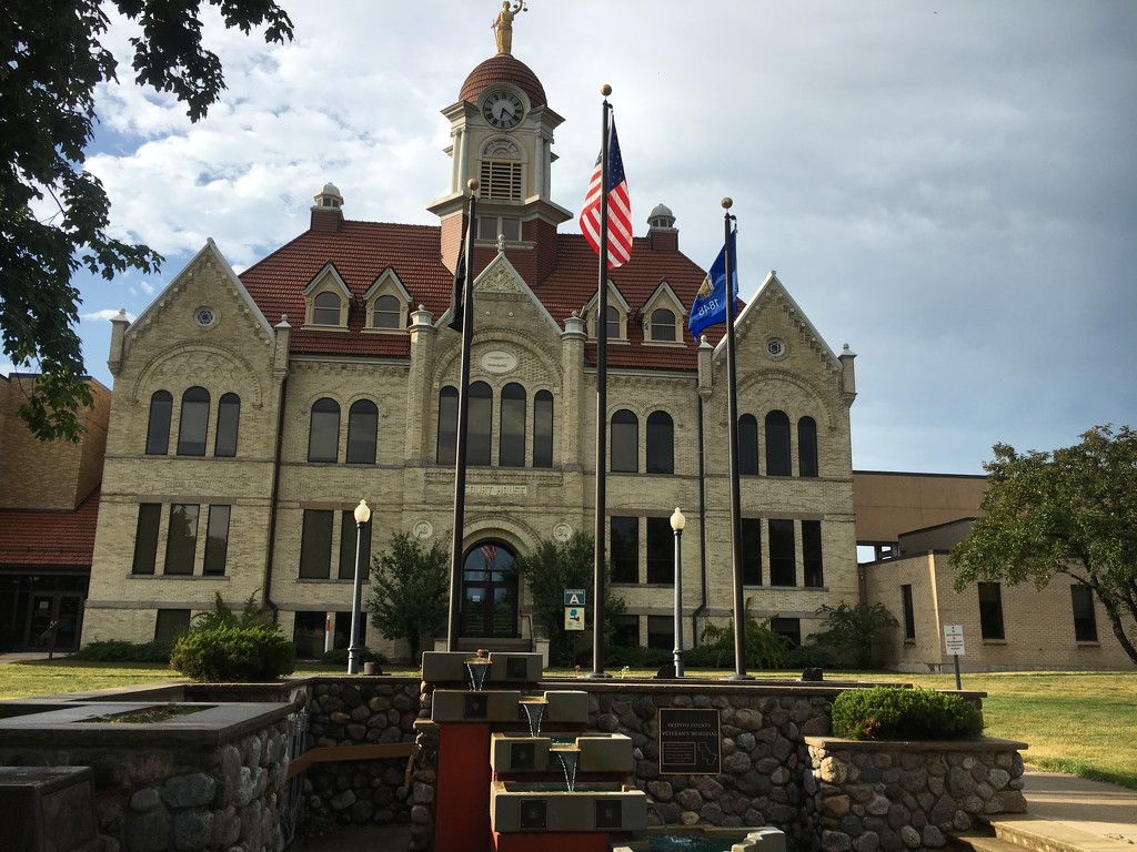 Oconto County Courthouse  by wilkinscd