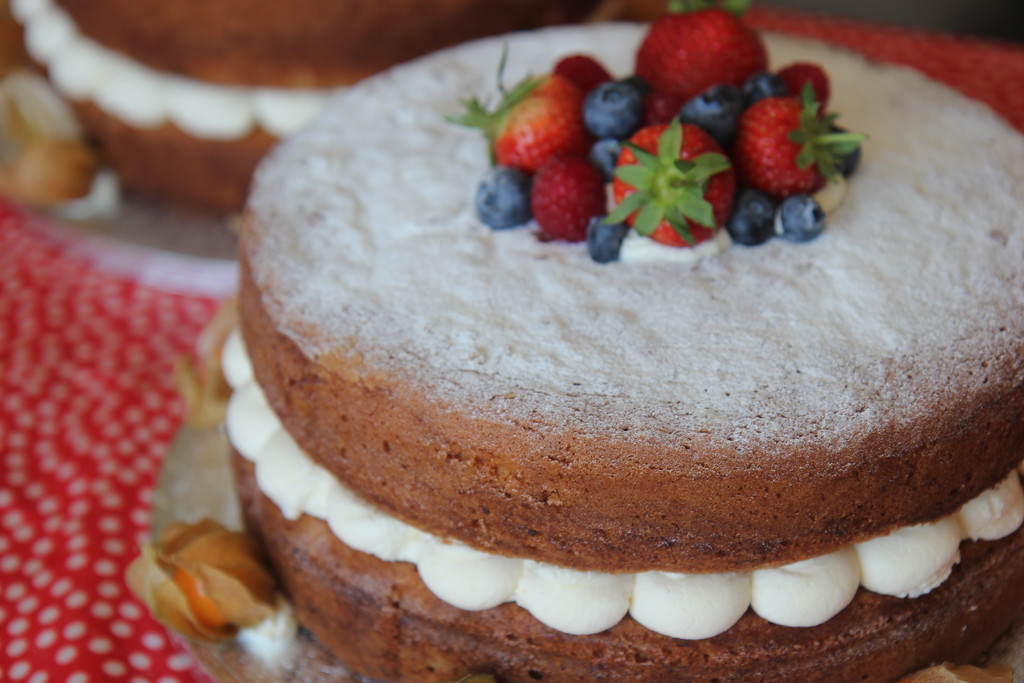 Victoria Sponge by cookingkaren