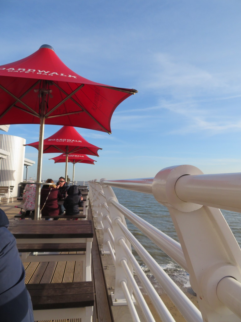 Felixstowe Pier by lellie