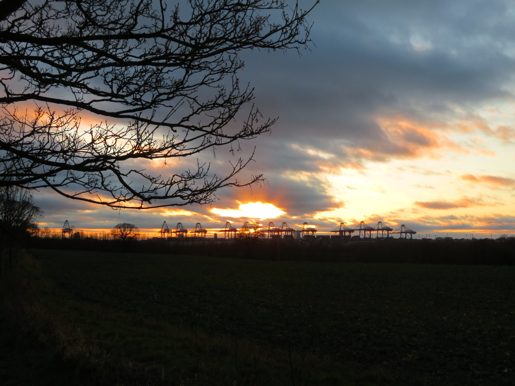 Trimley Sunset by lellie