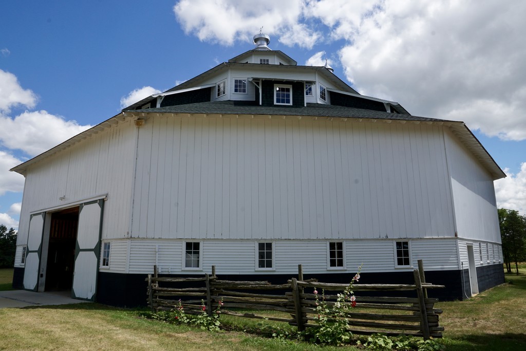 the octagon barn by amyk
