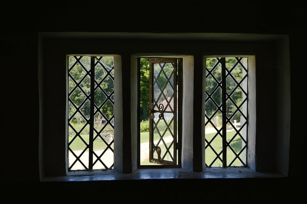 Tudor Window by redandwhite