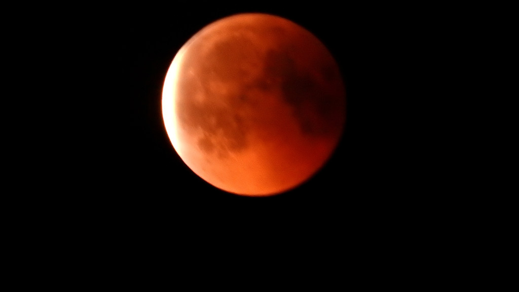 DSCN1016 lunar eclipse by marijbar