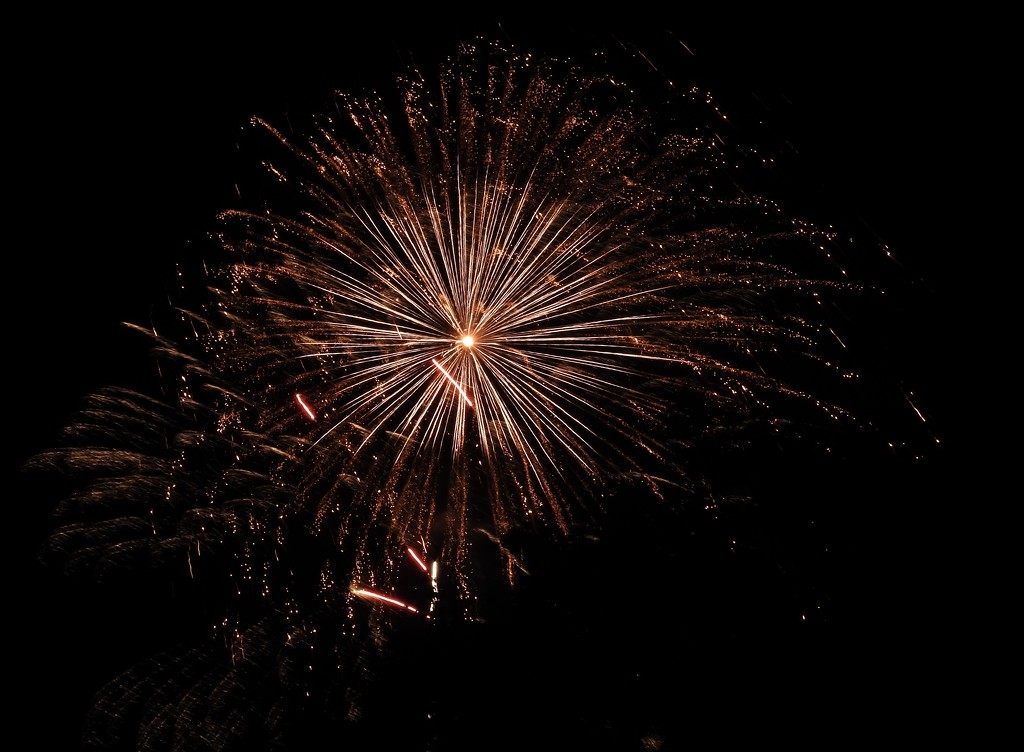 Fireworks over Mackinaw City by amyk