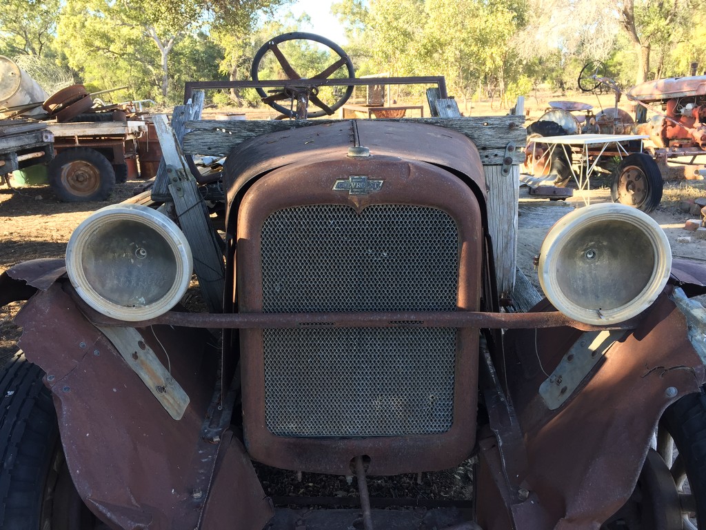 Clapped out old car by teodw