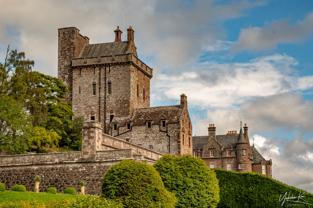 Drummond Castle by yorkshirekiwi