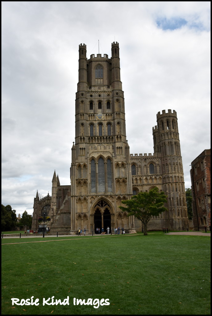Ely Cathedral by rosiekind