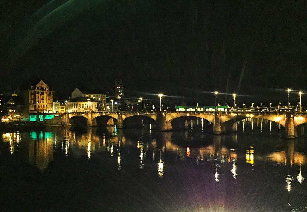 Mittlere Brücke By night.  by cocobella