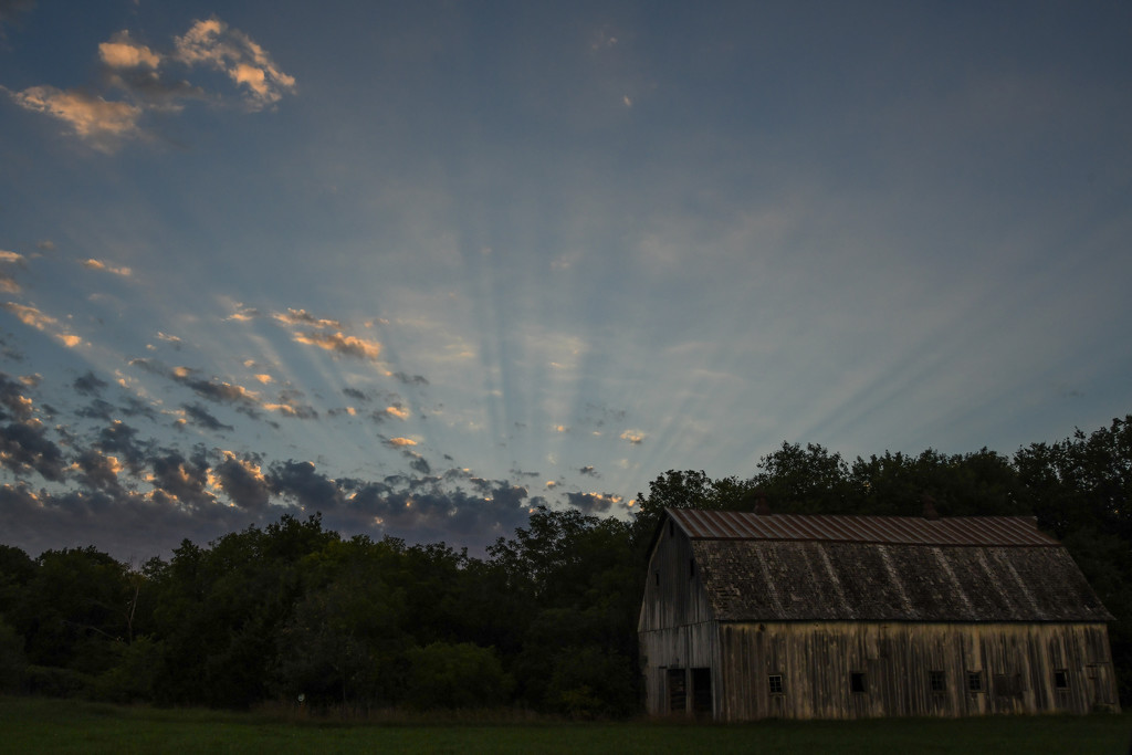 Barn and Blue Rays by kareenking