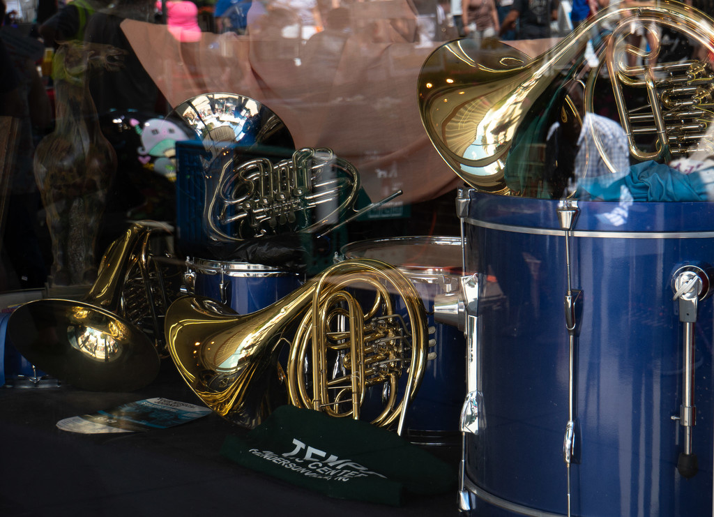 Music store window display by randystreat