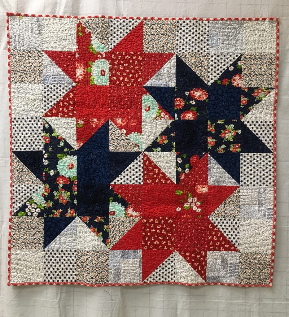the sample quilt is finished! by wiesnerbeth