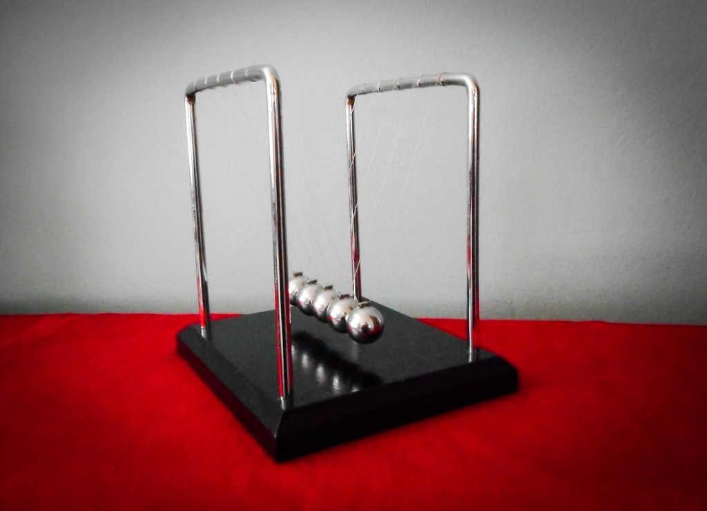 Newton's Cradle by mittens