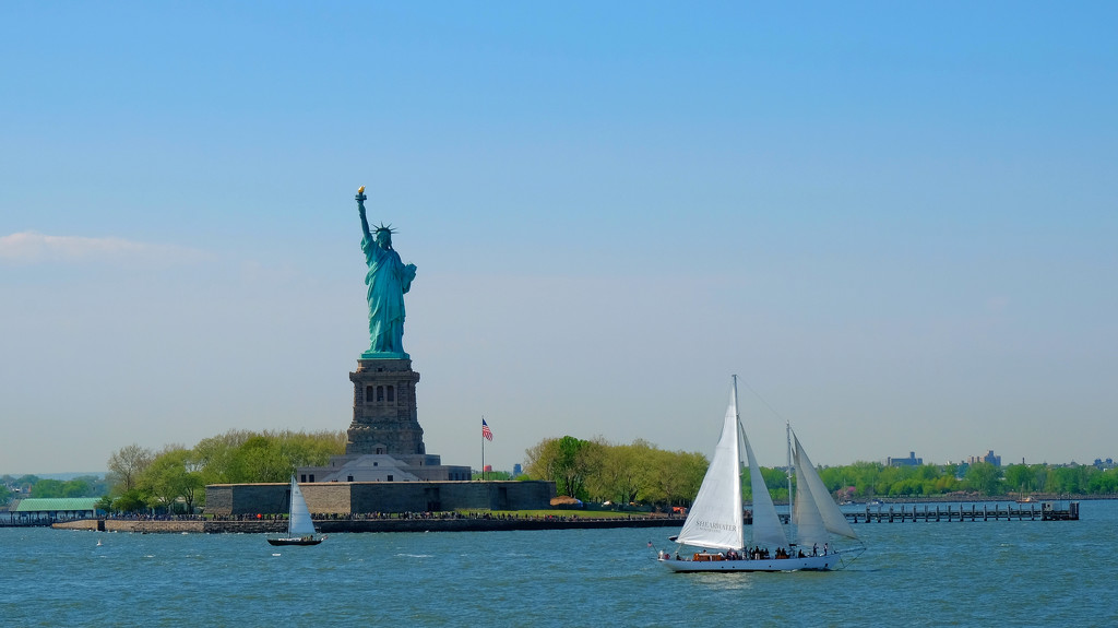 Statue of Liberty  by soboy5