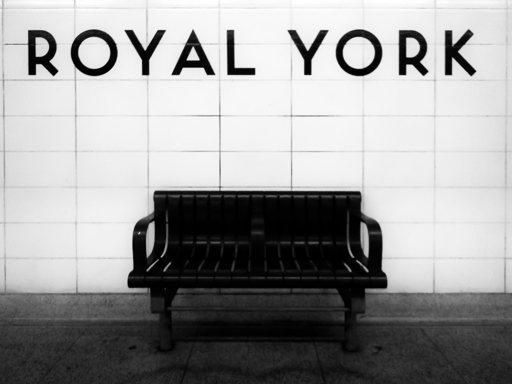 bench at Royal York by northy