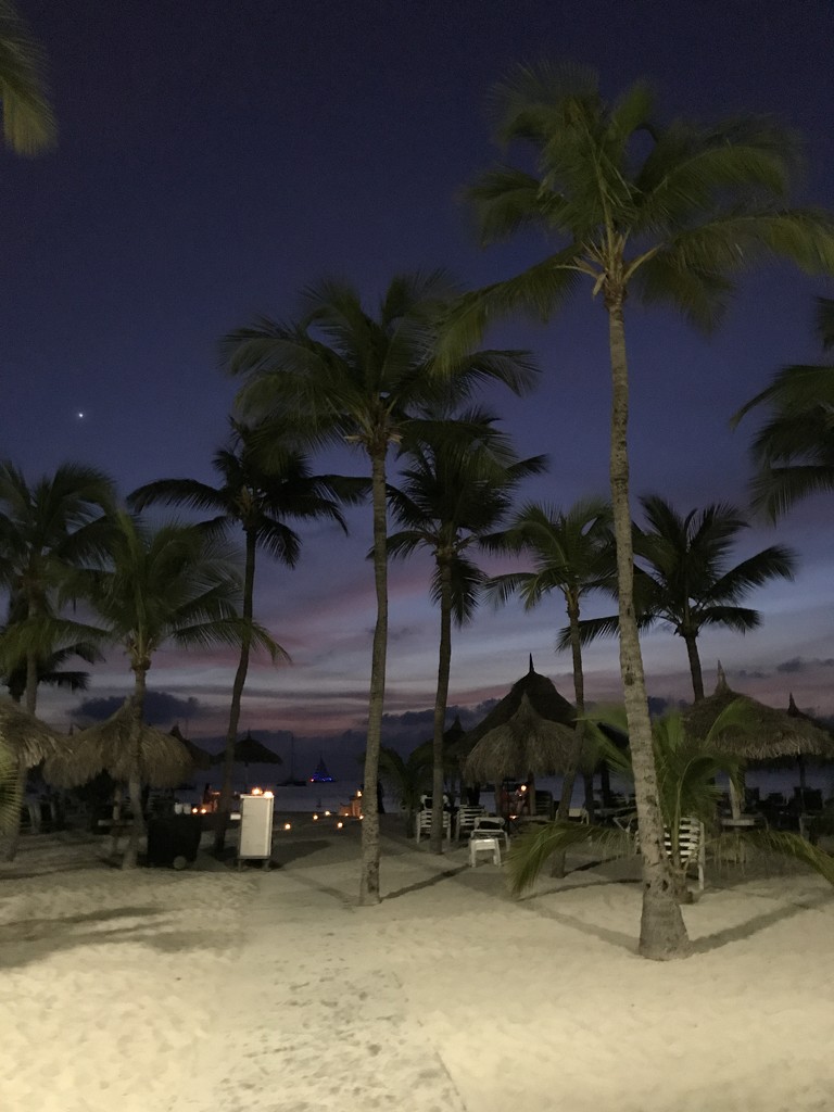 Aruba at night by kdrinkie