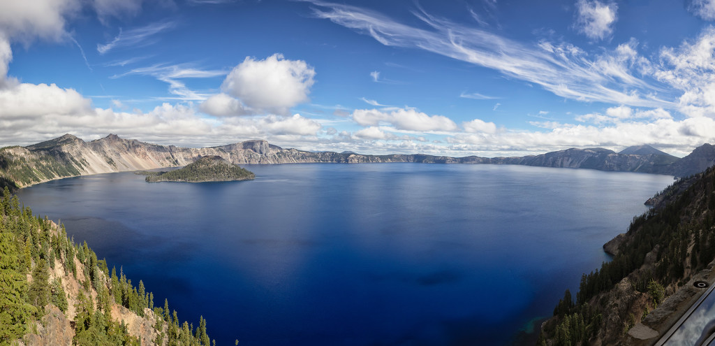 Crater Lake - Pano by rosiekerr
