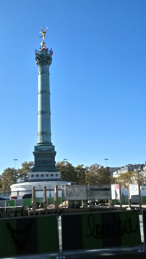 Monument a Paris by anniesue