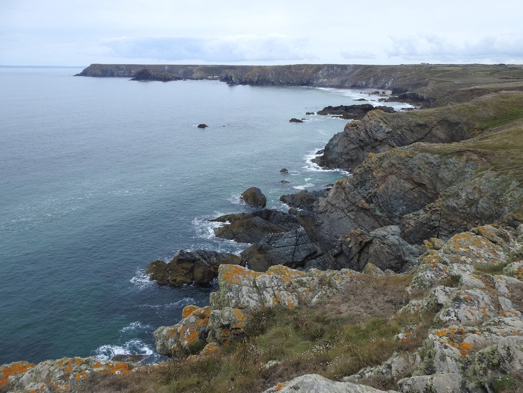Somewhere between Kynance Cove and Lizard Point by roachling