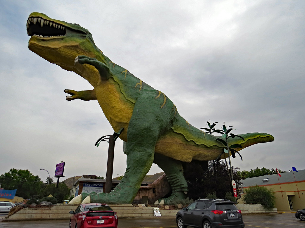 Dinosaurs in Drumheller, Alberta by kathyo